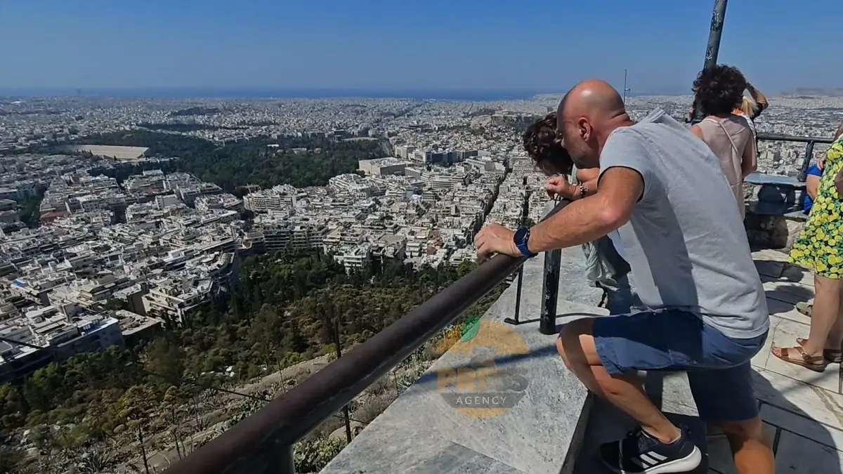 Vista panorâmica de Atenas do cume do Licabeto