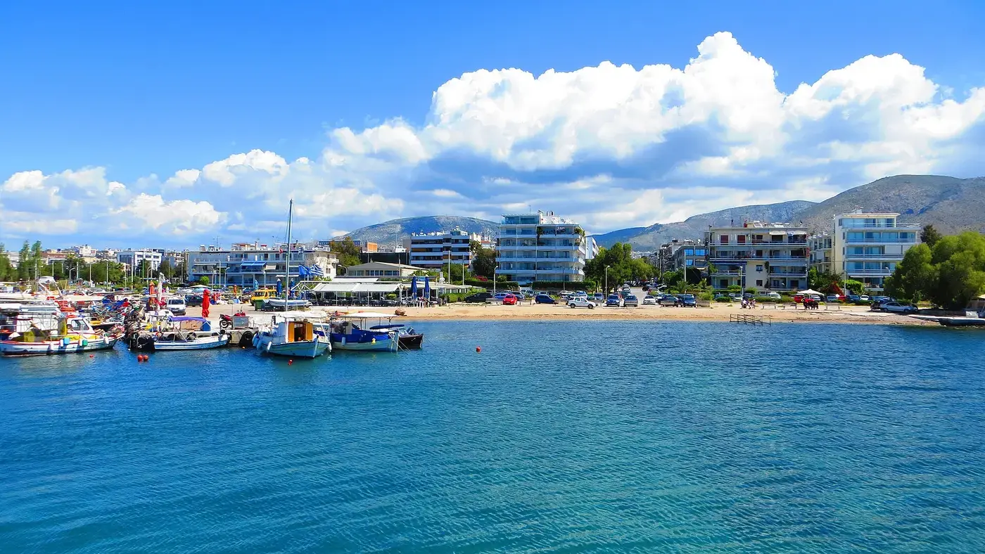 Σκάφη δεμένα στη μαρίνα της Γλυφάδας