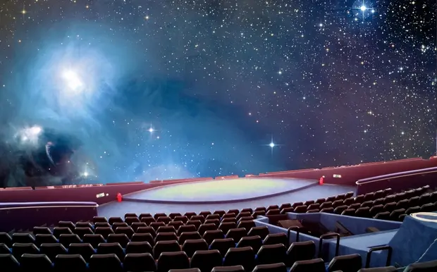 Intérieur du Planétarium de la Fondation Eugenides