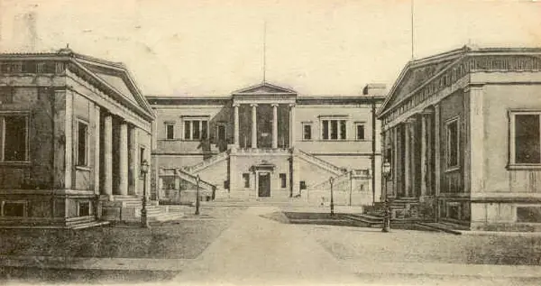 Vecchia cartolina del 1900 con il complesso del Politecnico in via Patision, il cortile e i due edifici laterali