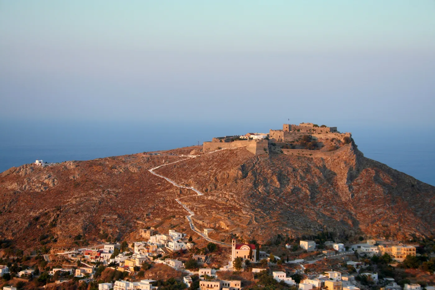 Il Castello sopra le case di Platanos, da Merovigli