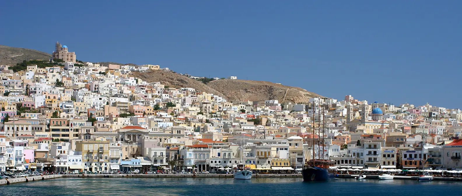 Siros: o guia completo de Ermoupoli, Ano Siros e das praias