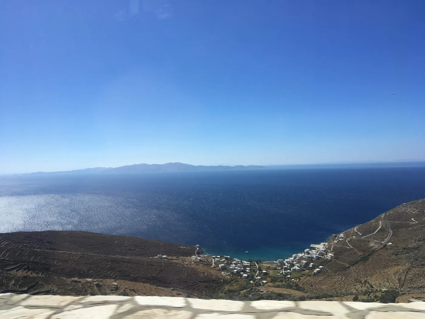 Vista de Isternia para o mar e a baía